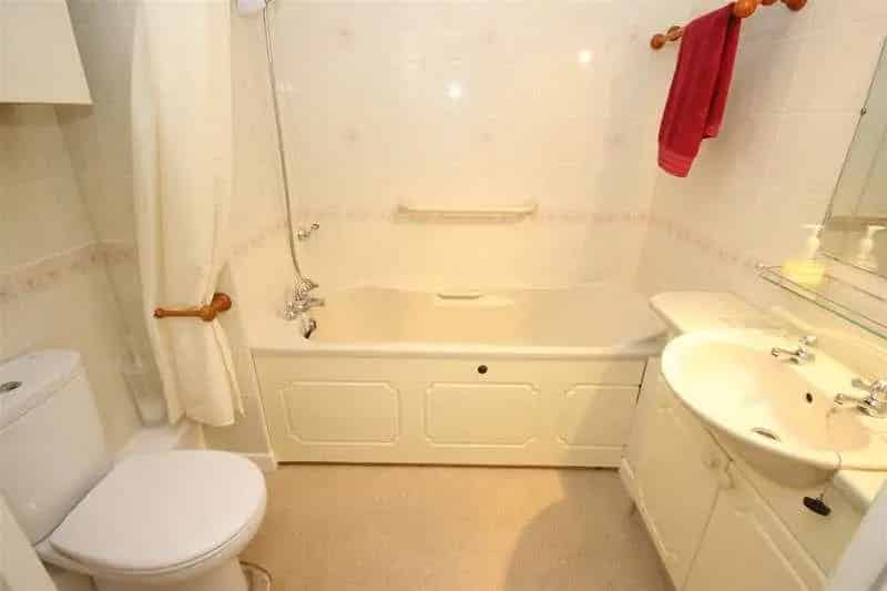 2 Bed Retirement Apartment North Cardiff