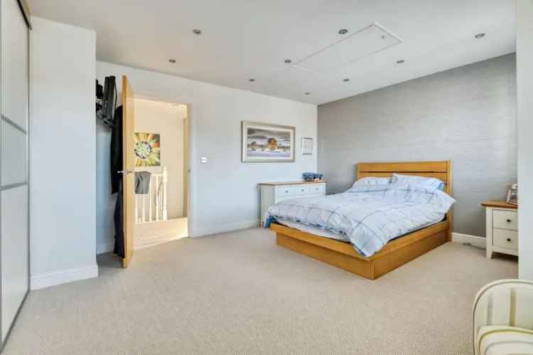 Unique 2-Bed Townhouse For Sale - Modern, Stylish, and Convenient