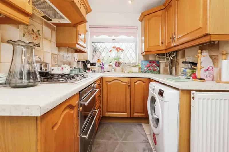 2 Bed Semi-Detached House in Oldbury B69