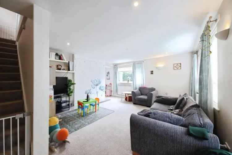 3 Bed House for Sale in Damsonwood B92 - Family Home