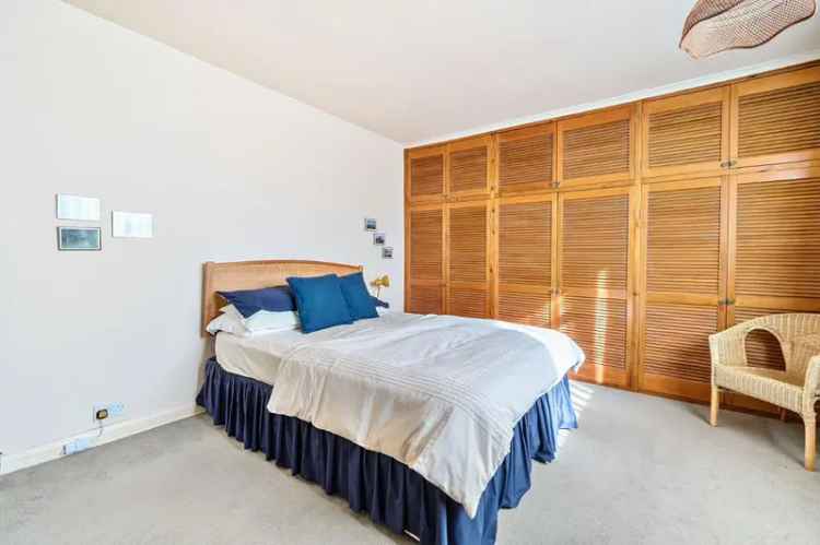3 Bed Detached House for Sale in Basingstoke