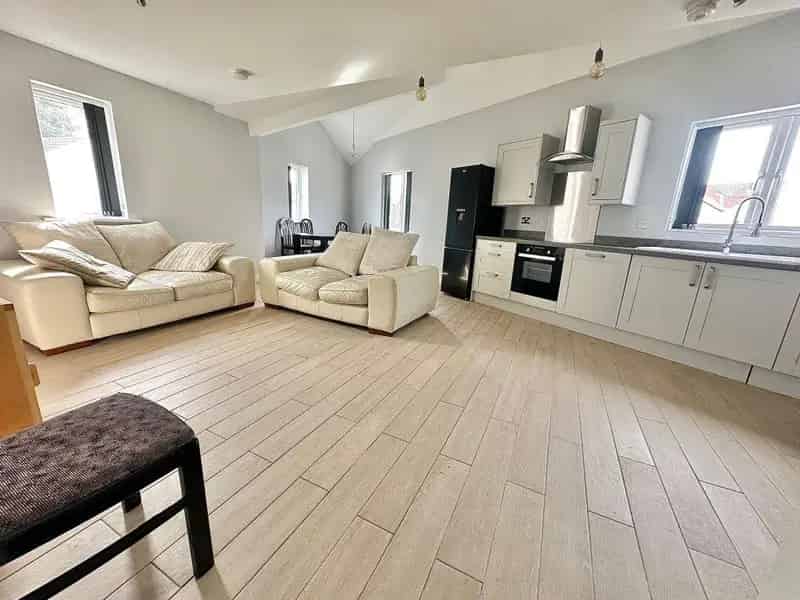 2 Bedroom Flat to Rent in St George