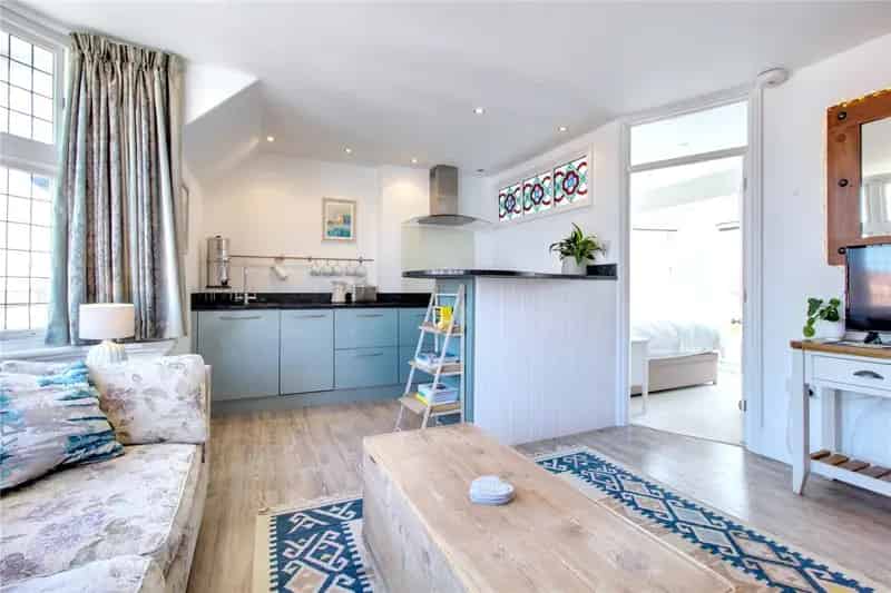 2 Bedroom Apartment Southwold Sea Views Modern Kitchen