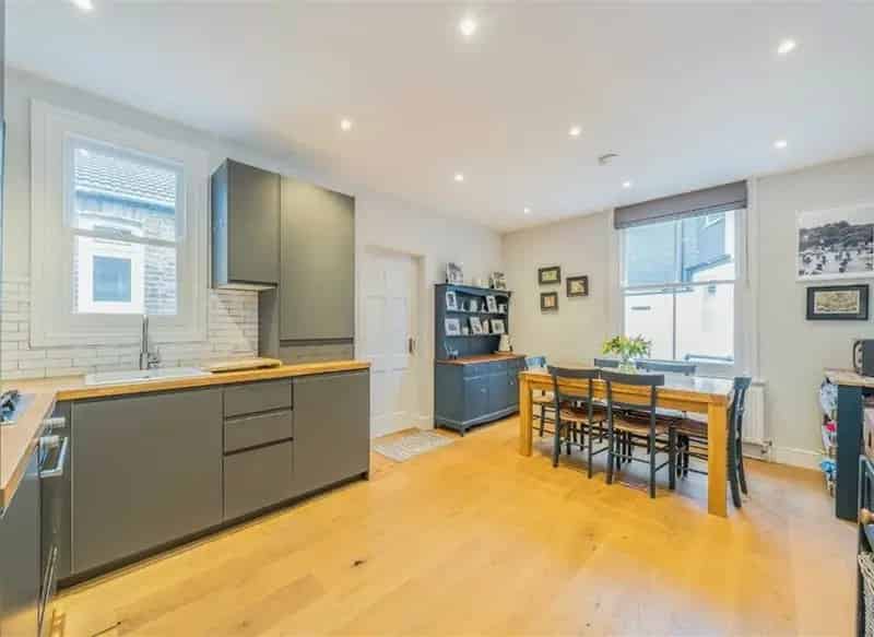 Spacious Split Level Period Conversion 1020 sq ft