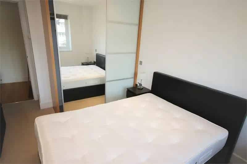 1 Bed Flat for Sale Woodside Park Chain Free