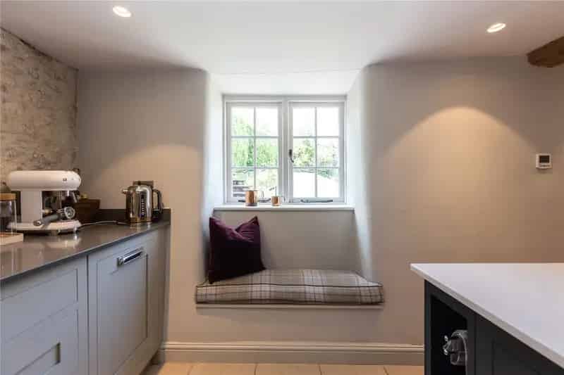 3 bedroom house in Cheltenham