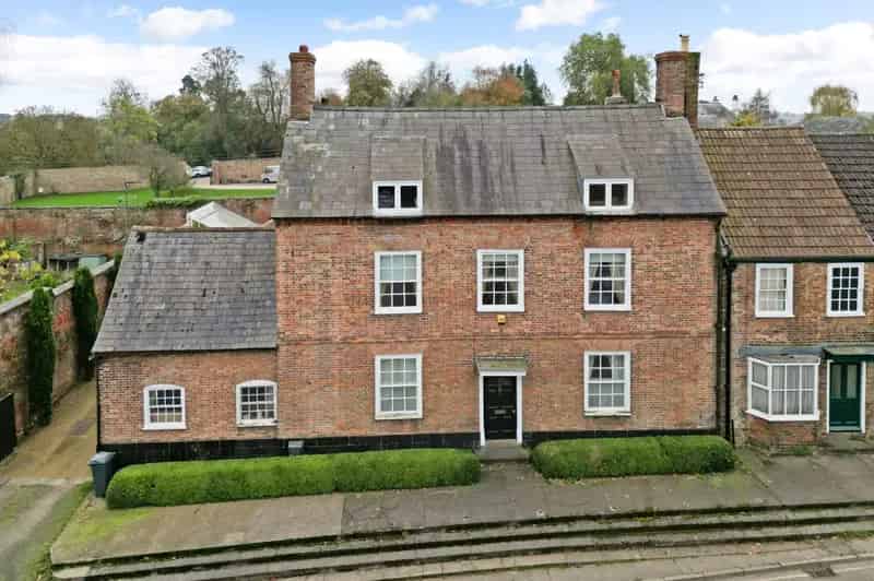 5 Bedroom Grade II Listed House Berkeley