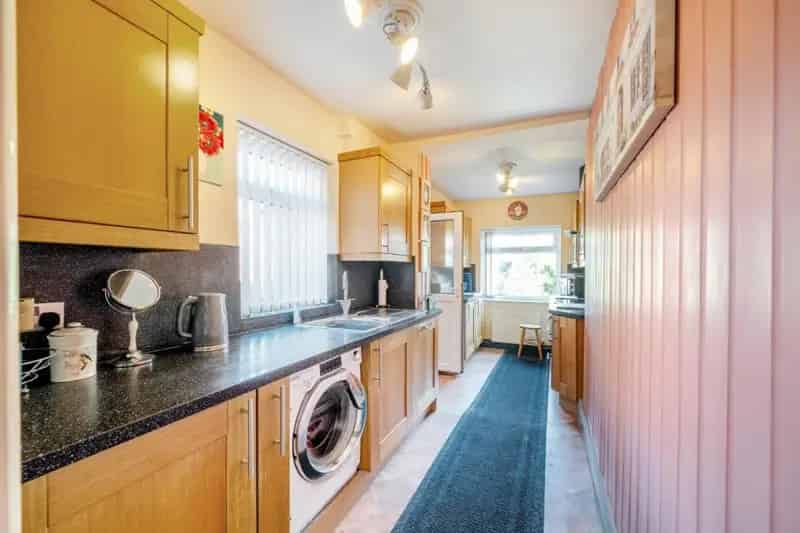 4 bed house for sale