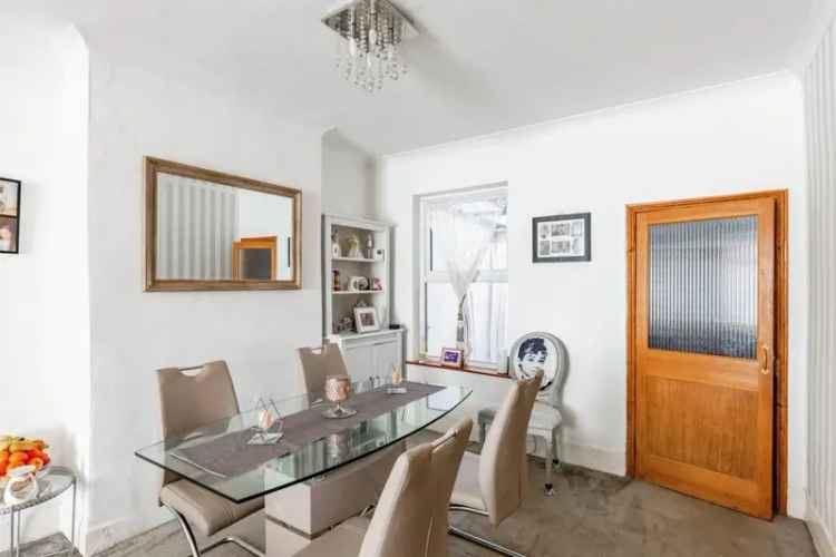 Three Bedroom Family Home Kettering Town Centre Location