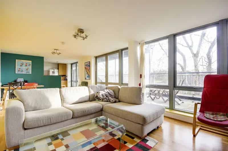 2 Bedroom Apartment House to Rent