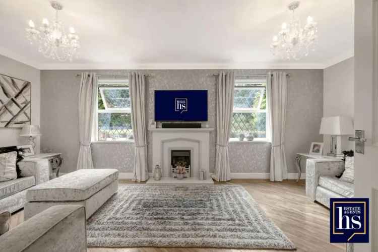 4 Bedroom Detached House for Sale in Kelvedon Hatch