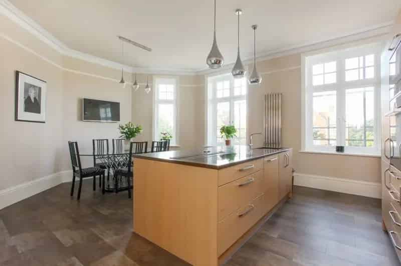 3 Bedroom Furnished Apartment Folkestone Sea Views