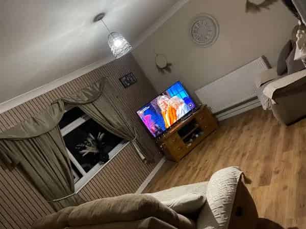 3 Bed House Near Schools and Parks Large Garden
