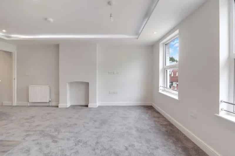 1 Bed Flat for Sale - Windlesham Village