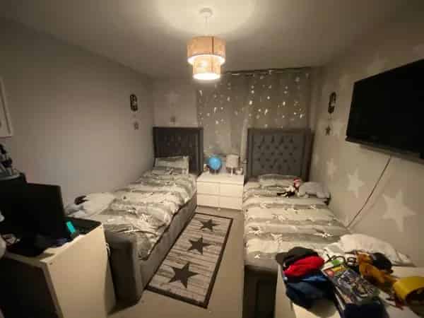 3 Bed House Private Garden Near Schools and Amenities