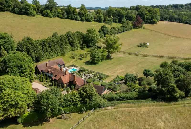 Blueys Farmhouse 7 Bedroom Grade II Listed Farmhouse 116 Acres