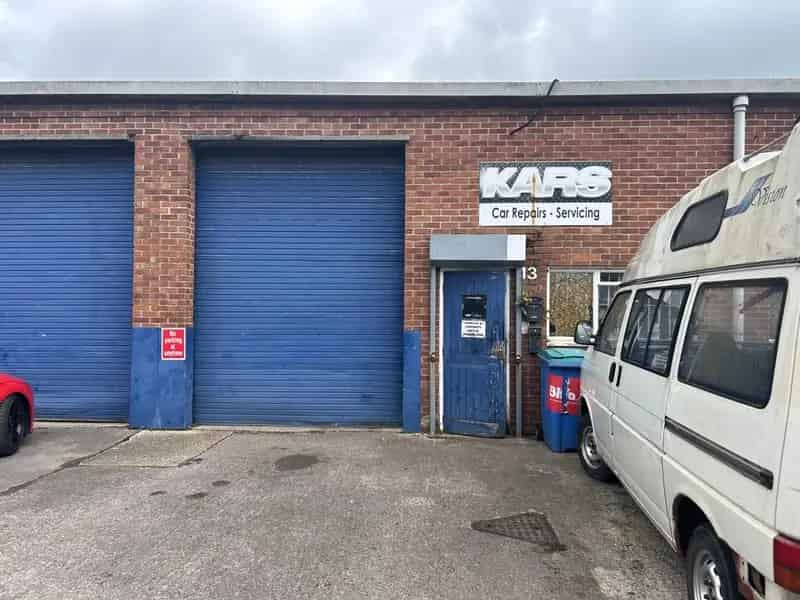 Business Unit 1025 sq ft Chard Industrial Estate B1 B8 Uses