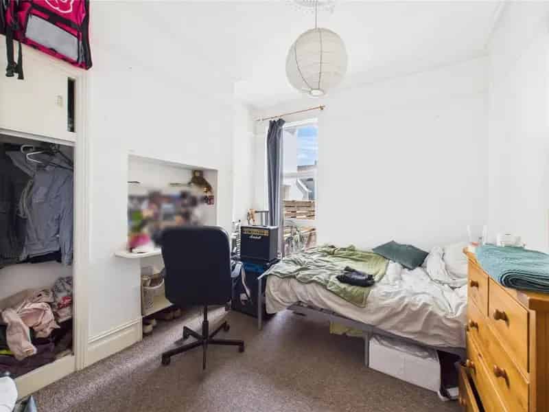 5 bedroom terraced house for sale