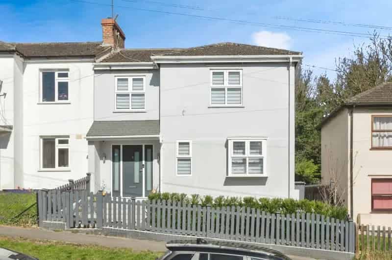 Four Bedroom Home Near Town Centre