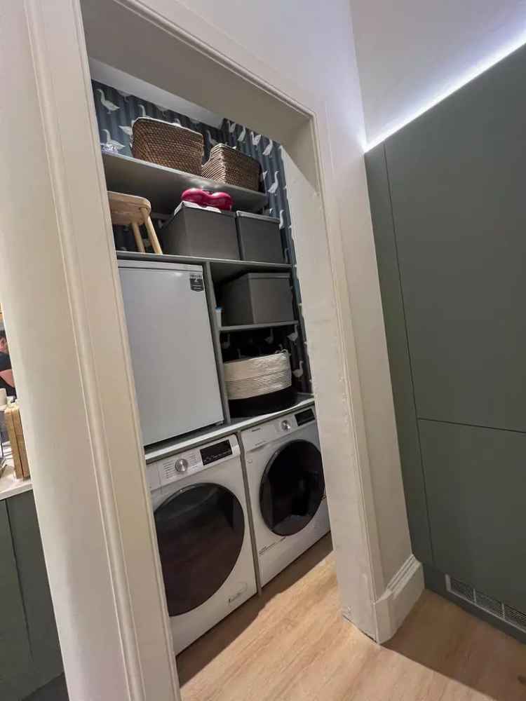 3 Bedroom Flat for Sale in Comely Bank