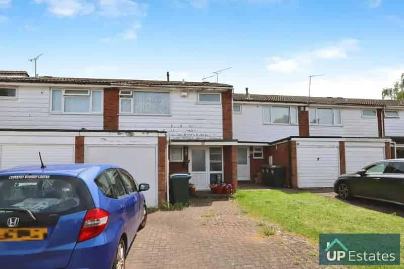3 Bedroom Terrace House to Rent Near University Hospital