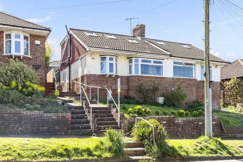 4 Bedroom Semi Detached Bungalow For Sale