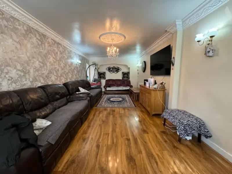 5 Bedroom Detached House for Sale in Hodge Hill