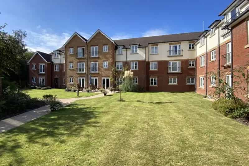 2 Bedroom Retirement Apartment for Sale Bristol BS20