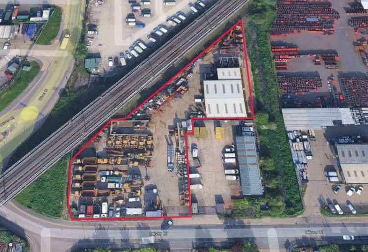 Freehold Industrial Unit 5901 sq ft Near M25