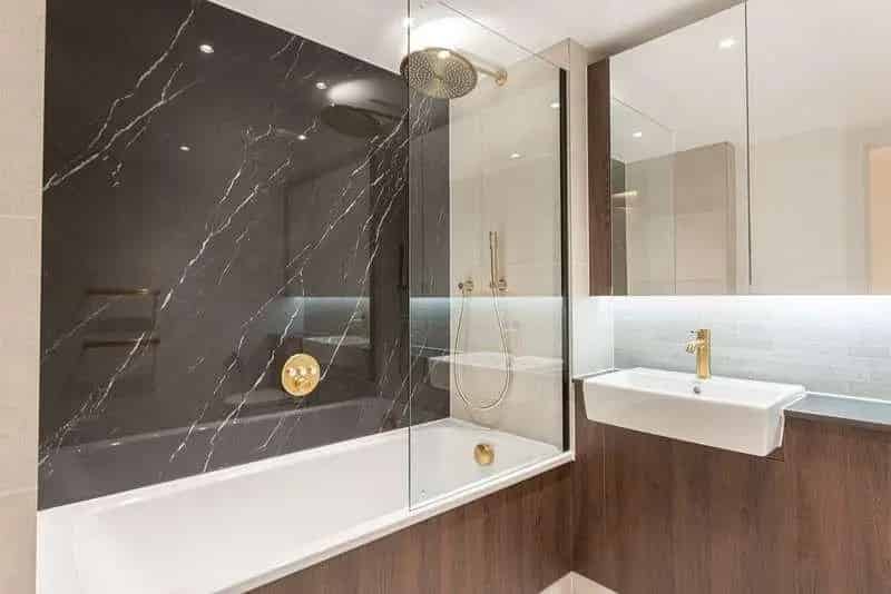 2 Bed Flat for Sale in Landmark Pinnacle
