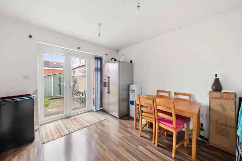 3 bedroom House
 For Sale 
Total Size: 797 SQ FT