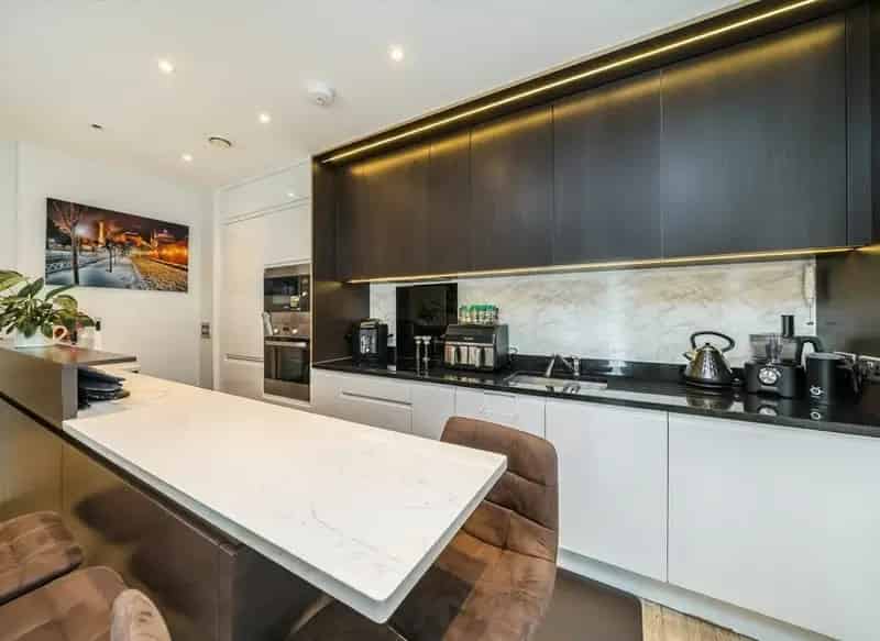 Two Bedroom Flat Near Park Royal Tube Station