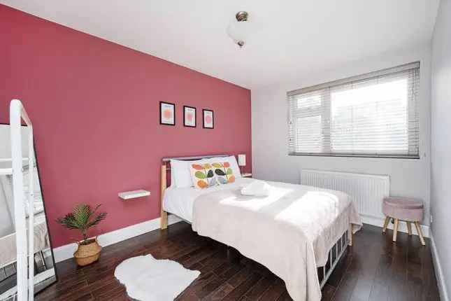 Maisonette to rent in Florida Street, Tower Hamlets, London E2