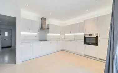 House For Sale in Wellington, England