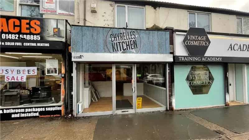 Ground Floor Retail Unit - Cafe Conversion - Suitable for Multiple Uses