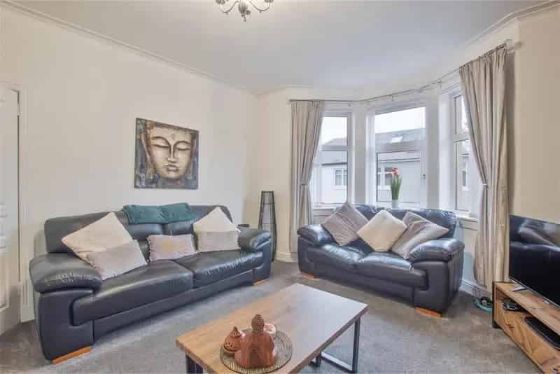 4 Bed Duplex Flat with 1 Reception Room and Private Garden
