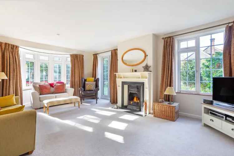 6 Bedroom Detached House for Sale Near Fleet Station