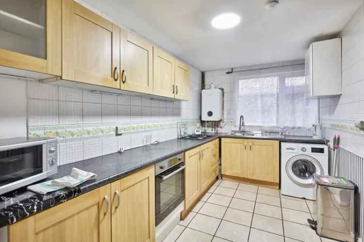 Spacious 3-Bedroom House in Stratford - Family Home