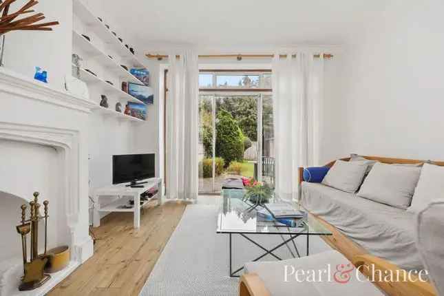 5 Bedroom Semi-Detached House for Sale in London NW11