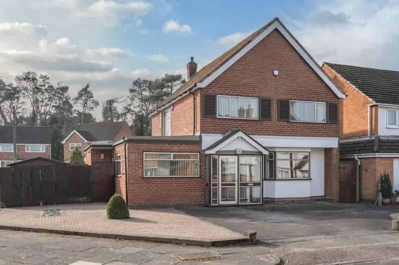 3 bedroom detached house for sale