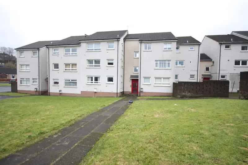 2 Bedroom Flat to Rent Arrowhead Estate
