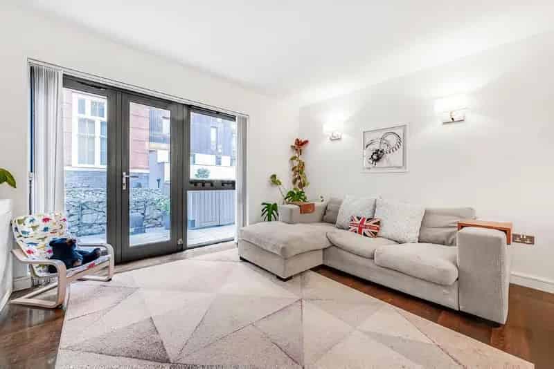 Spacious 2-Bedroom Flat with Patio - 772 sq ft