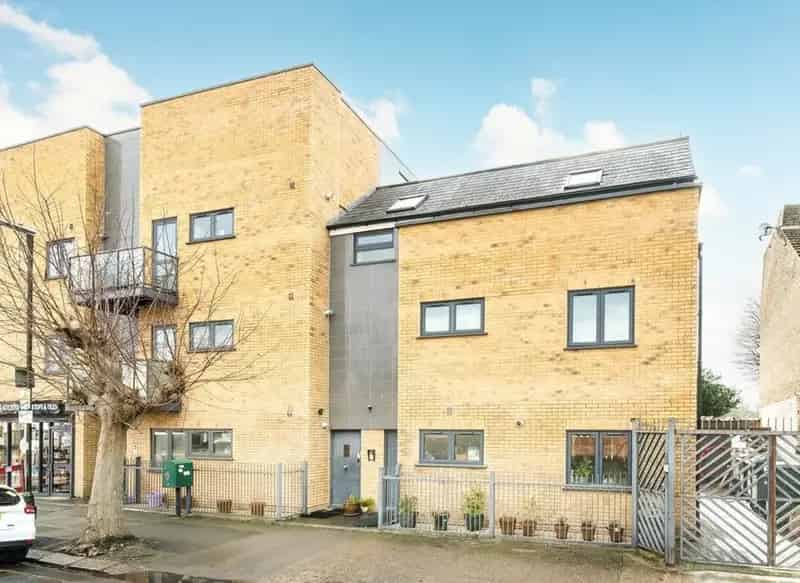 Three Bedroom Modern Apartment For Sale