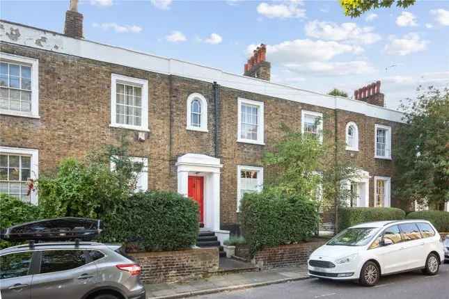 Terraced house to rent in Bingham Street, London N1