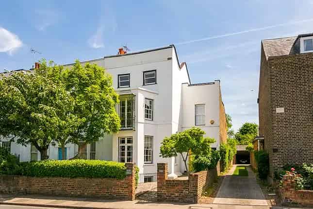 End Terrace House for Sale Kew Road Richmond TW9