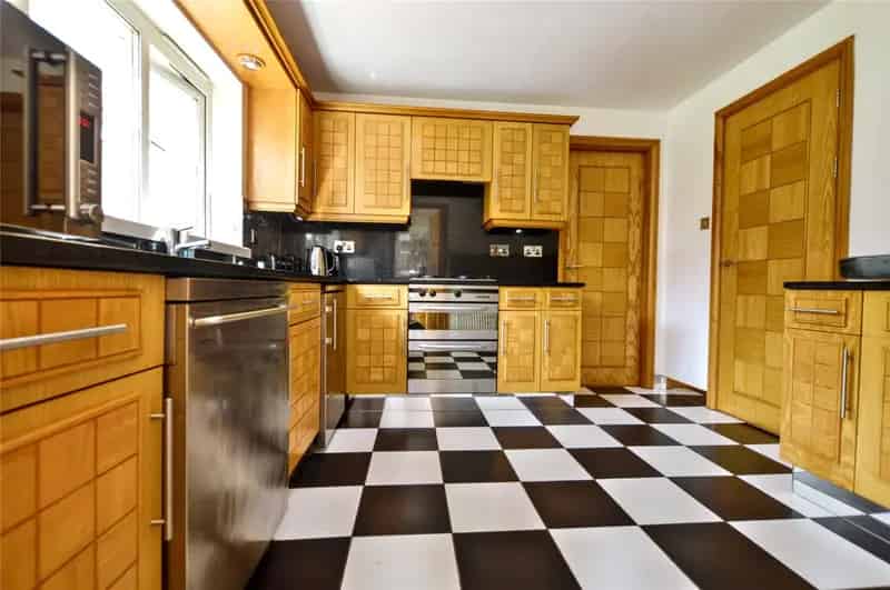 Four Bedroom Detached House in Woodlesford