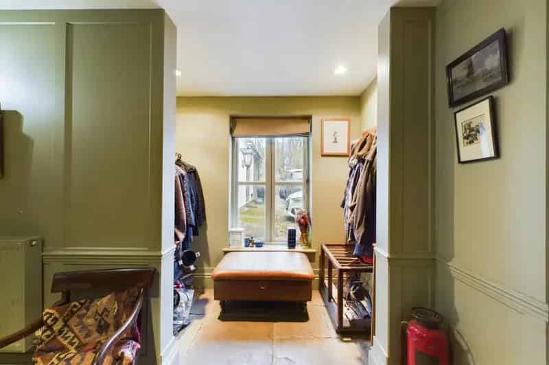 8 Bedroom Detached House with Annex For Sale