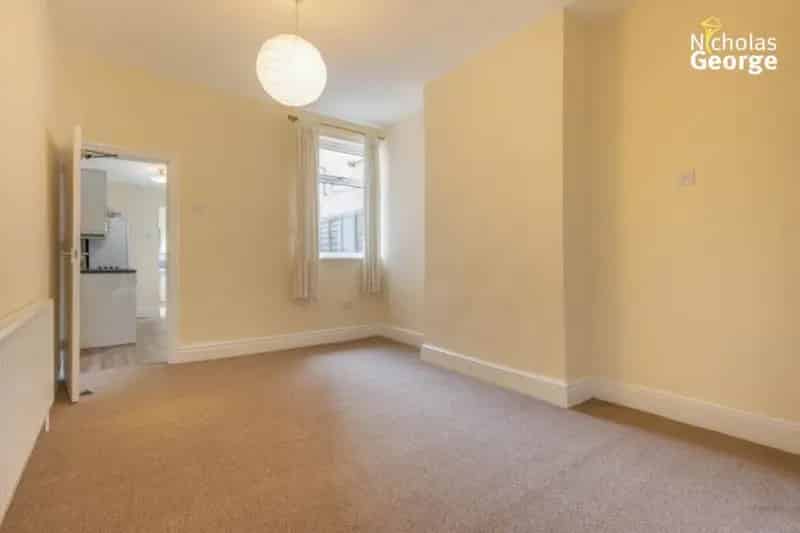 3 Bedroom House Near Kings Heath High Street
