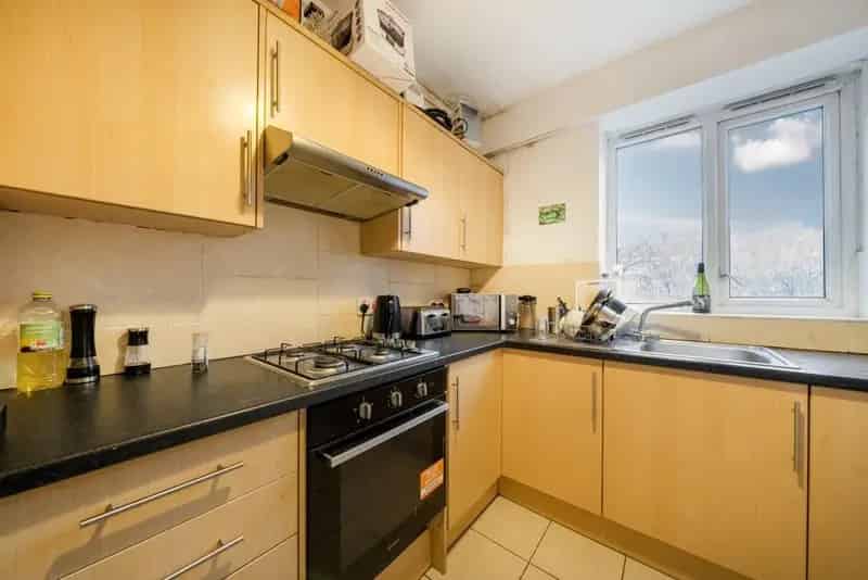 Four Double Bedroom Property in Well Maintained Block