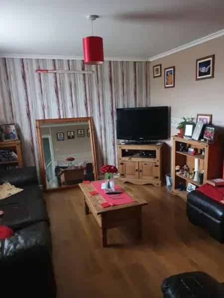 3 Bed House with Separate Dining Room